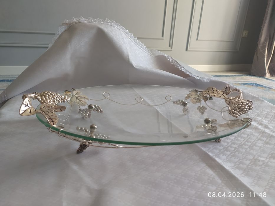 Посуда тортница.