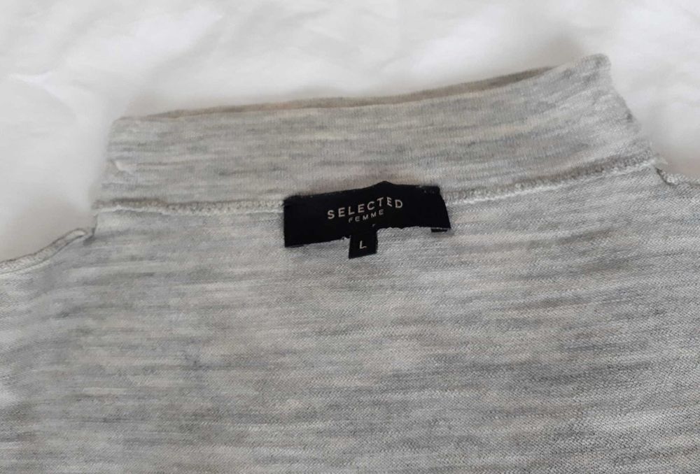 Дамски вълнени пуловери -  бял - S/М - 1 бр, сив - М - 1 бр.