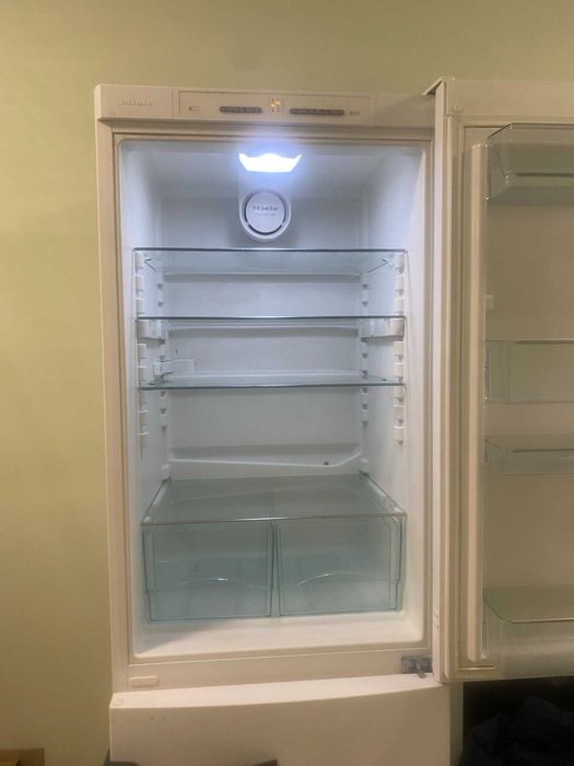 Хладилник с фризер "Miele"