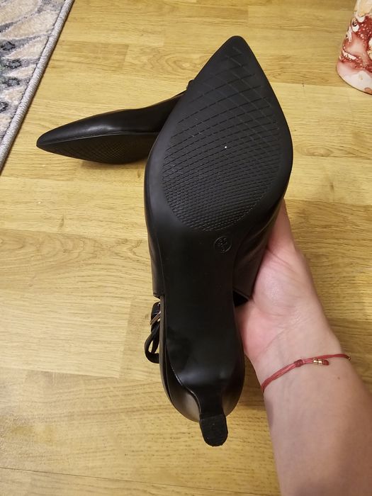 Pantofi dama din piele decupati