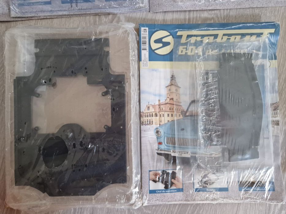 Machetă auto Trabant 601 Deluxe la scara 1:8 Hachette