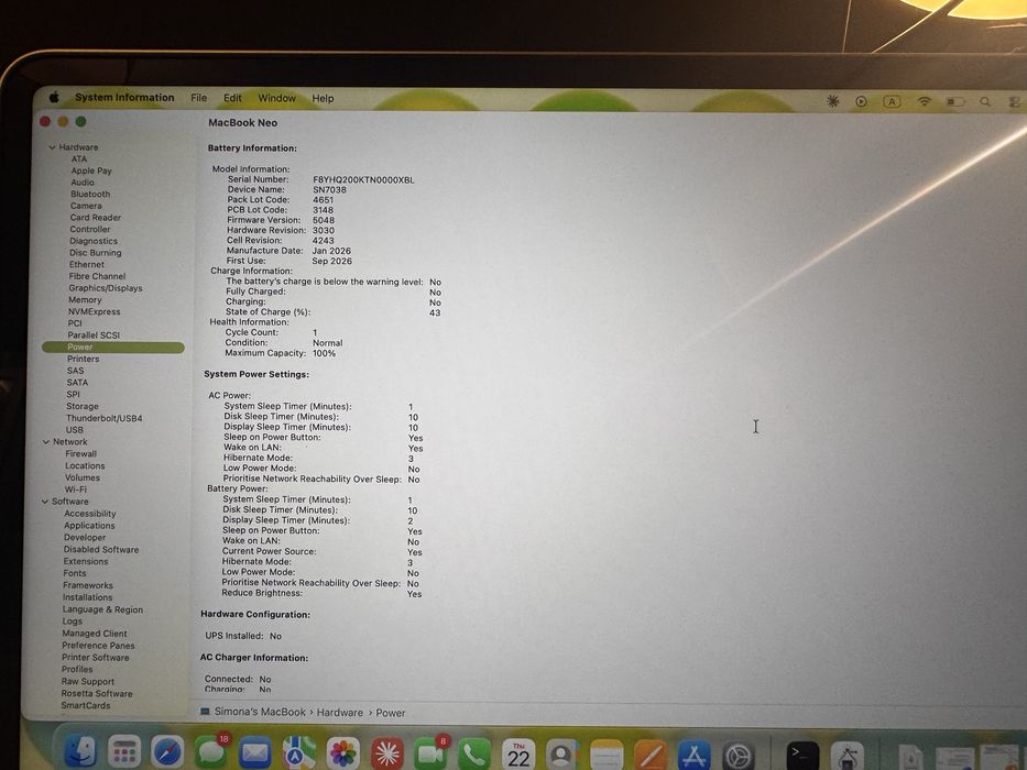 Apple MacBook Neo 13” Verde – 8GB RAM, 256GB SSD, aproape nou