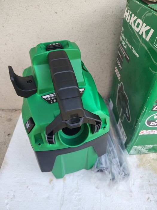 Aspirator hikoki gp18da. Nefolosit. La cutie ( lipsa furtun)