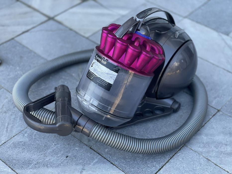 Прахосмукачка DYSON Ball DC33
