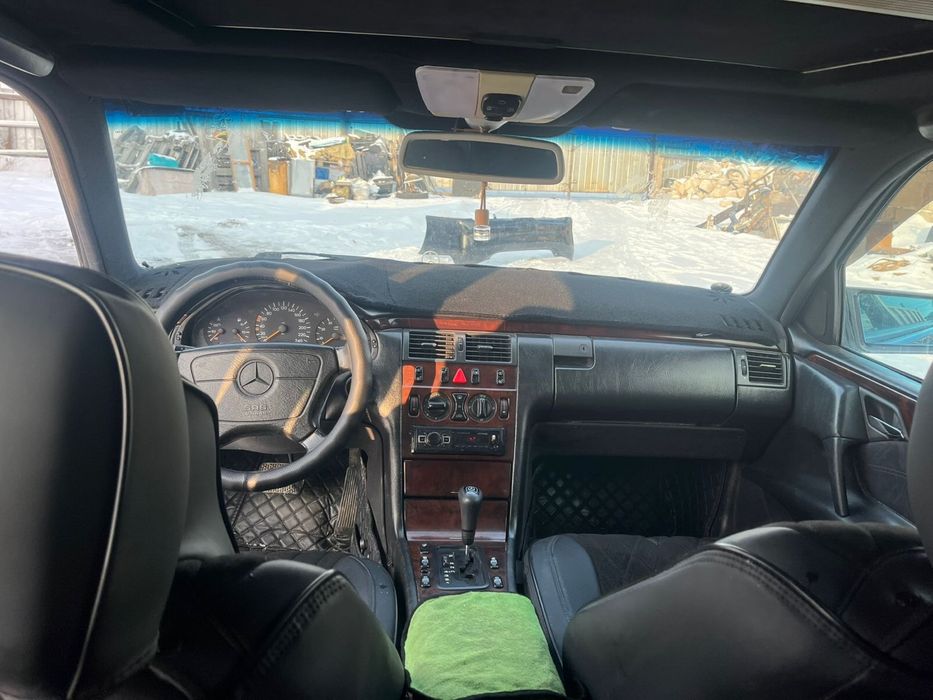 Продам мерс 210