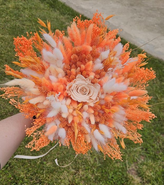 Buchete nașe piersica si alb