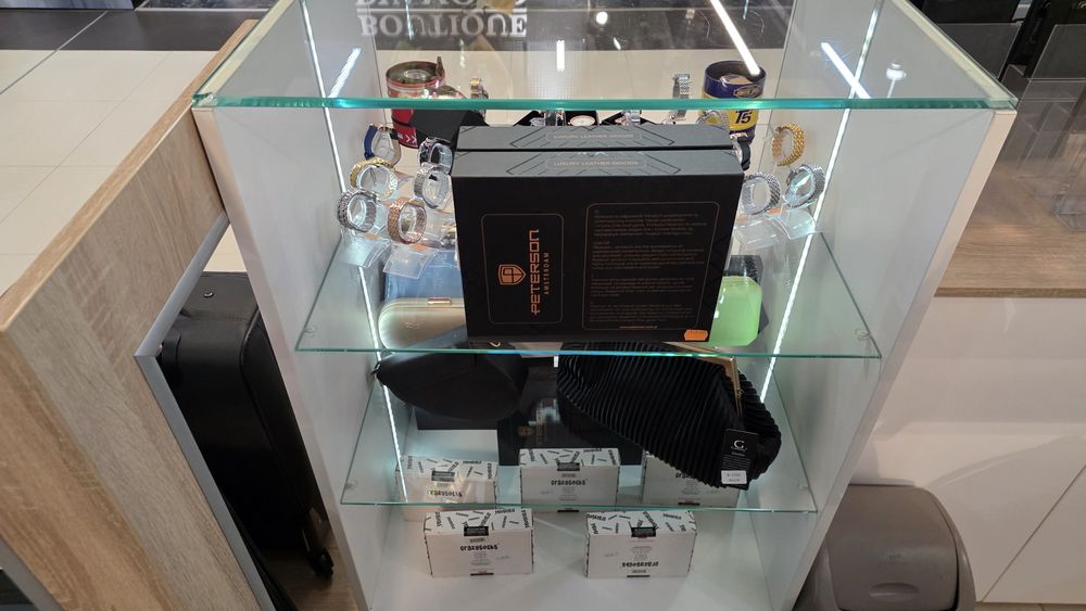 Vand mobilier insula stand 8mp