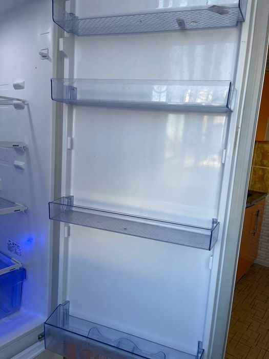 продам холодильник