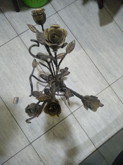 Кованые цветы с подставкой