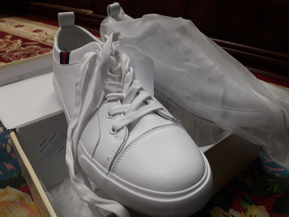 Продам кросы T.TACCARDI