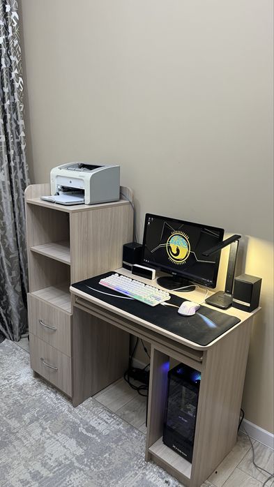 Стол компьютерный