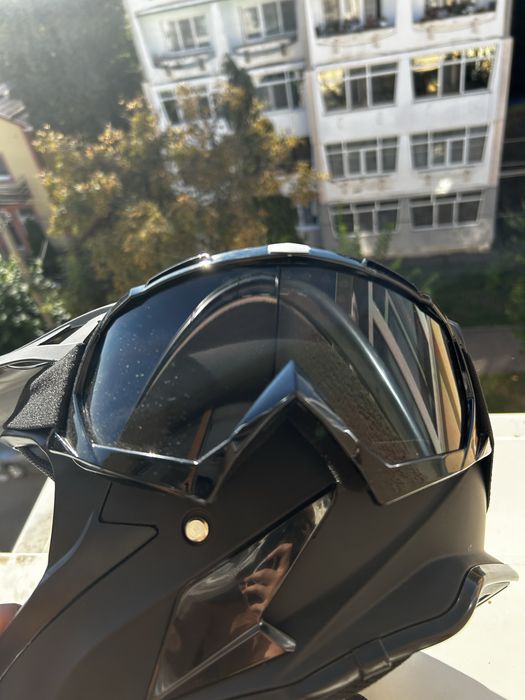 Casca ca noua + ochelari