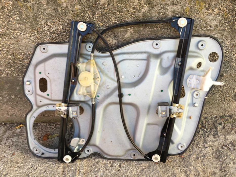 Macara stanga fata vw touran t1 an 2004-2008