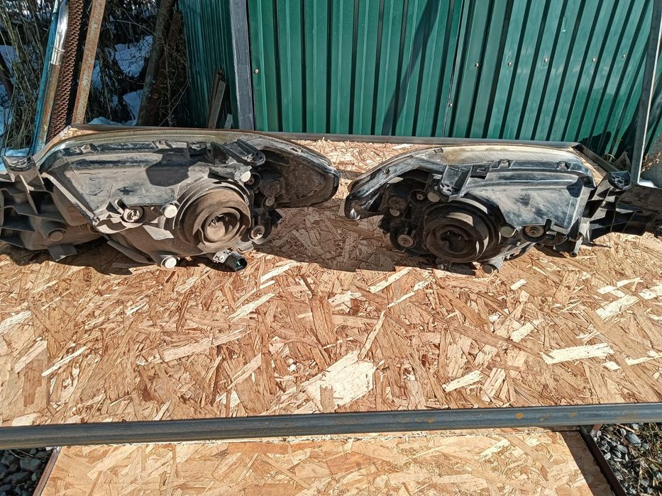 Фары на Mitsubishi Outlander I