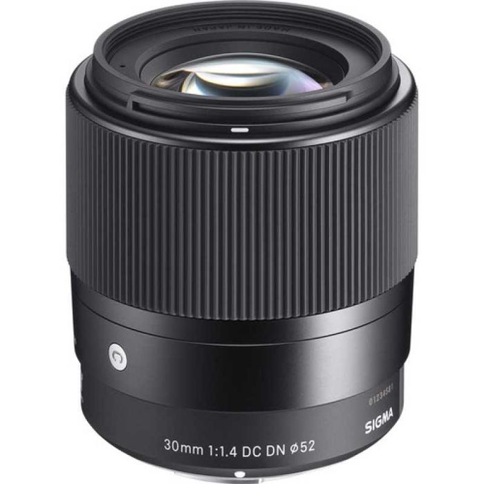Продавам обектив Sigma 30mm. 1.4f за Sony E-mount