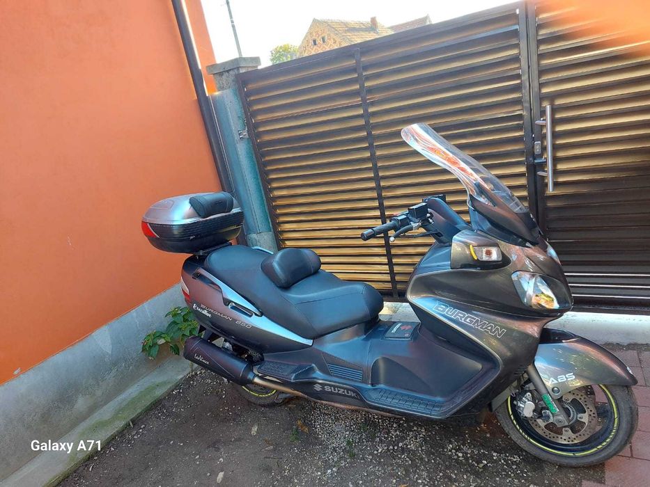 Suzuki Burgman Executive 650 cc