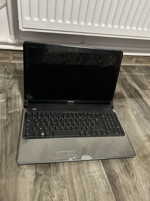 Vând sau schimb 2 laptop-uri