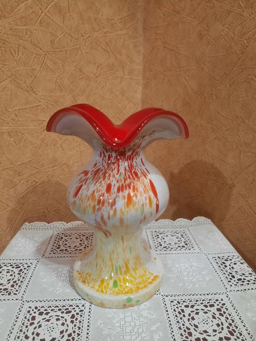 Красивая, винтажная ваза, завод  "Красный Май" 1960-70гг, с волнистым