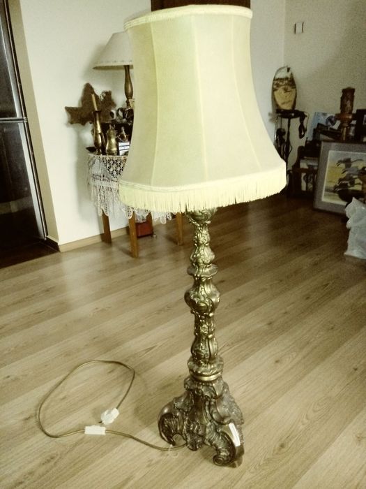 Масивна месингова нощна лампа