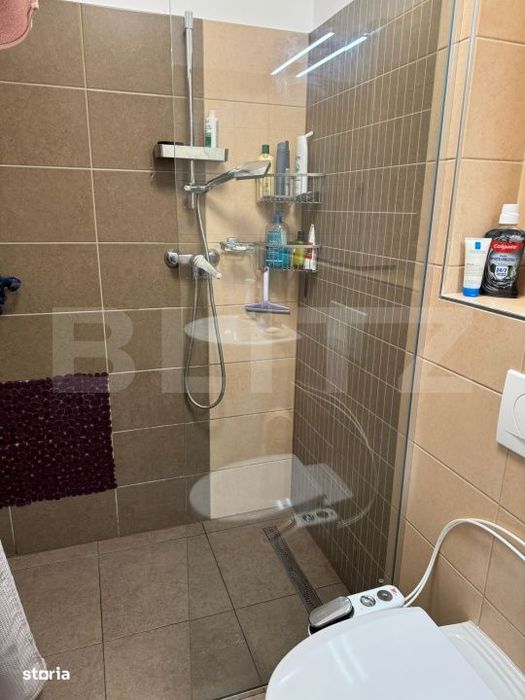 Apartament cu 3 camere, aer conditionat, etaj intermediar, lift, parca