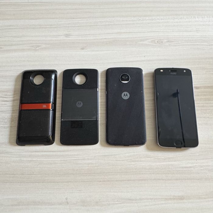 Motorola z2 play