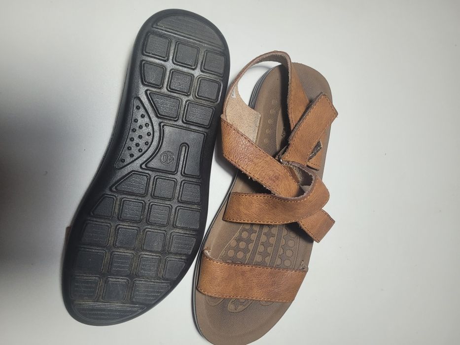 Сандалии кожаные