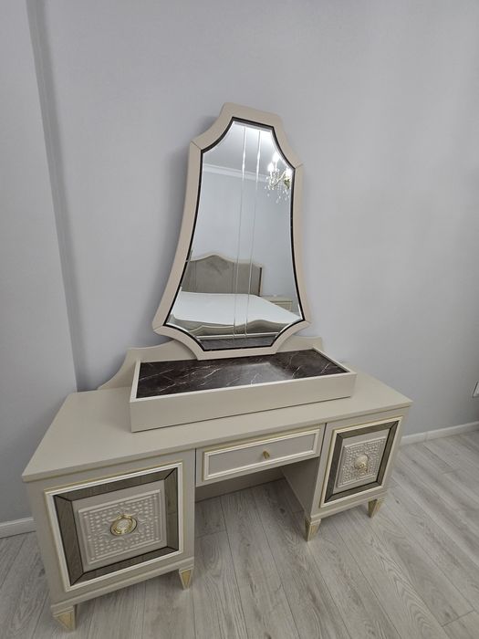 Спальный гарнитур очень хорошего качество