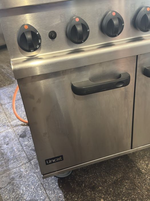 Професионална печка с фурна lincat 8kw на котлон
