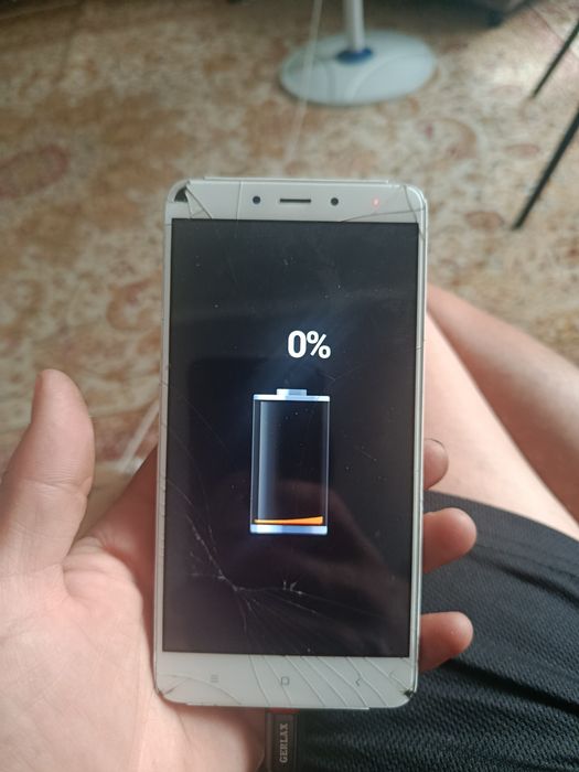 Продам телефоны на запчасти