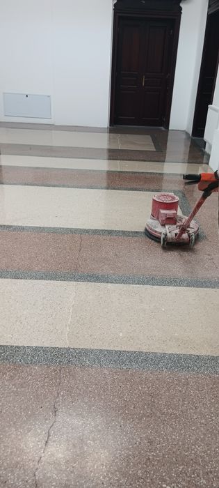 Turnare de mozaic șlefuit lustruit și ceruit