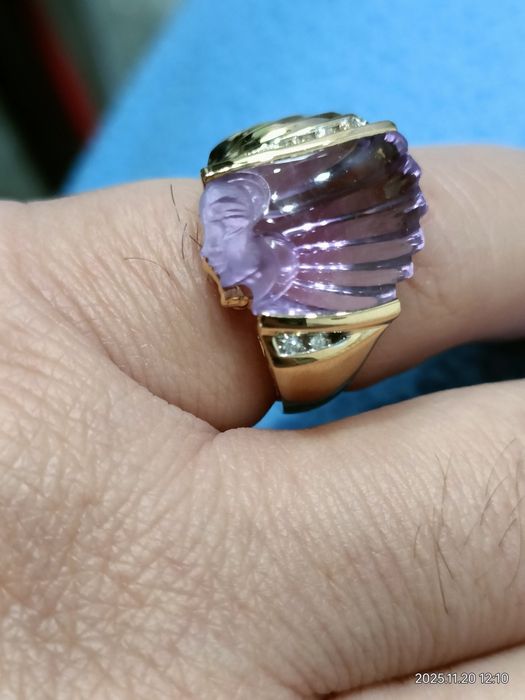 Vind inel din aur 14kt cu ametist sculptat