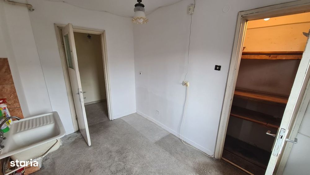 Apartament cu 2 camere de vânzare în Curtea de Argeș.