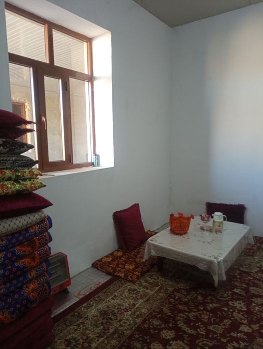 Карши шахрида янги курилган уй сотилади,6 сотих,7 хона,3 хонаси тайёр