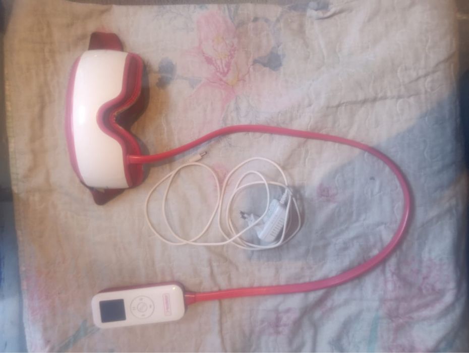 Японский массажер для глаз и лица