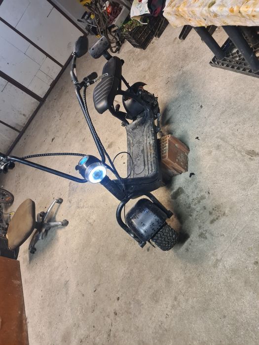 Vând scuter electric