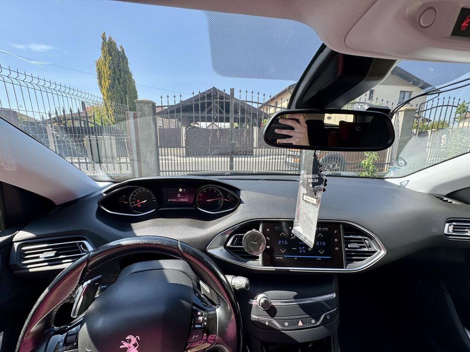 Vand Peugeot 308 1.2 puretech Automat 2018