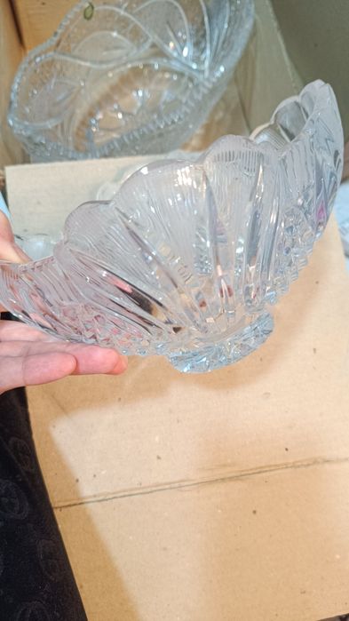 Хрустальные вазы разные, большие
