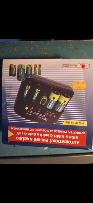 Monitor Incarcator de baterii NiCd si NiMh ptr toate tipurile de bater