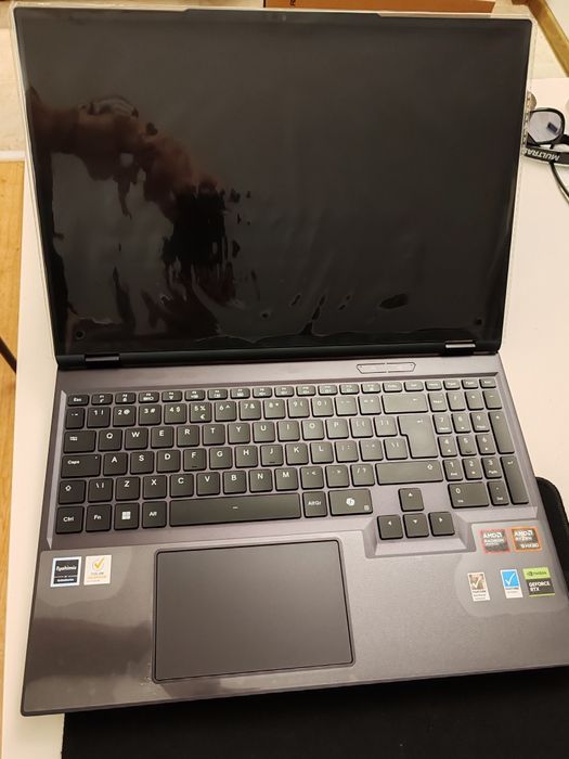 XMG Neo 16 RTX 5090,Ryzen 9 9955HX3D,32gb DDR5