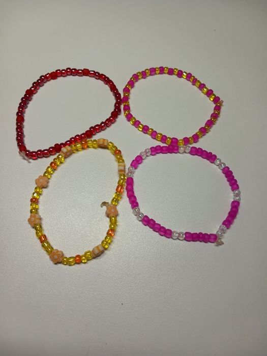 Гривни,пръстени и гердани от мъниста