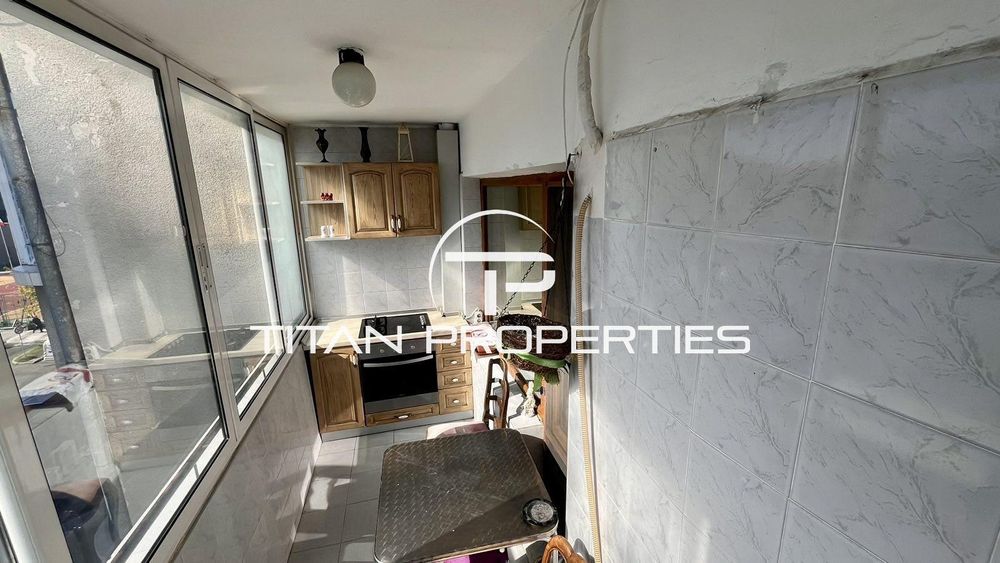 Тристаен, под наем, ж.к Лазур