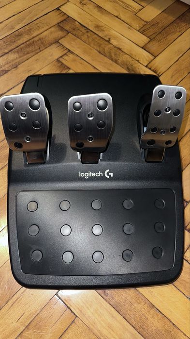 Волан и педали - Logitech G29