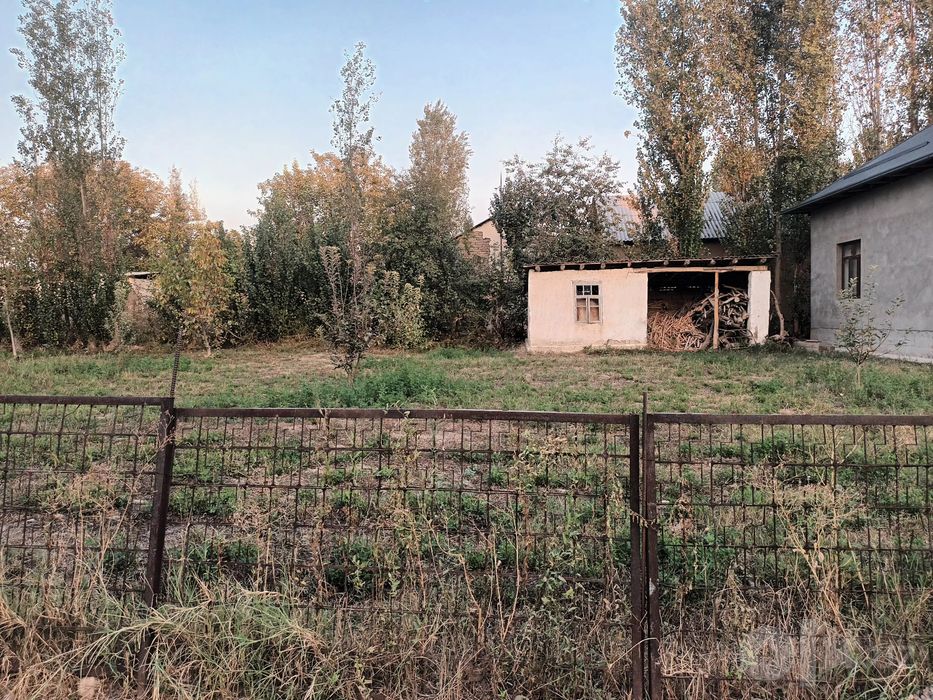 Участка Тошкент шахрига 25 км якинидан сотилади 8 сотих. Сотихи 5,000$