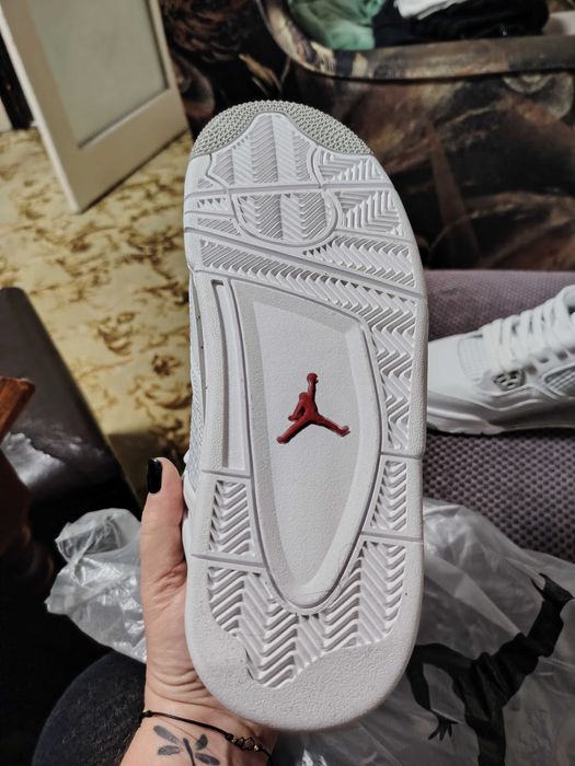 Jordan 4 "White Oreo"