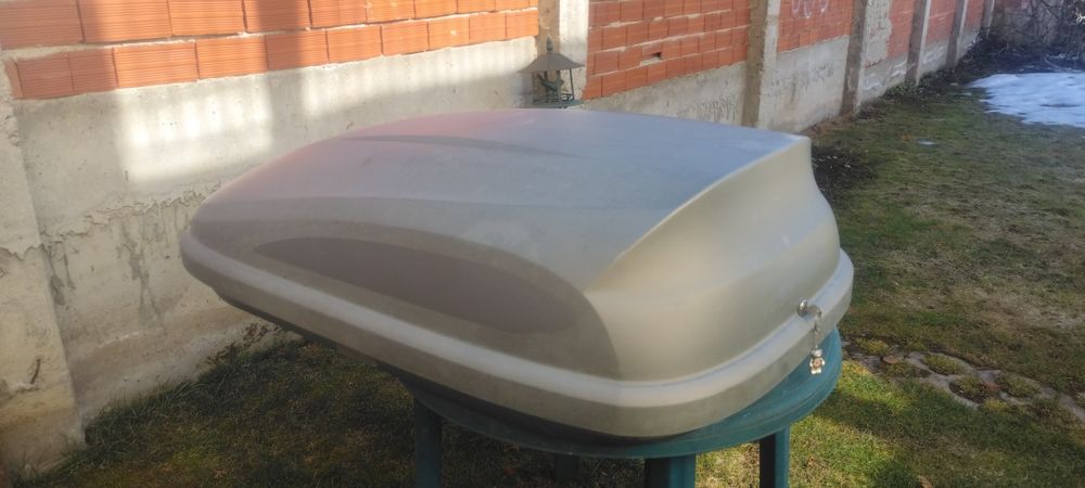 Аутобокс , кутия за багаж за автомобил и джип