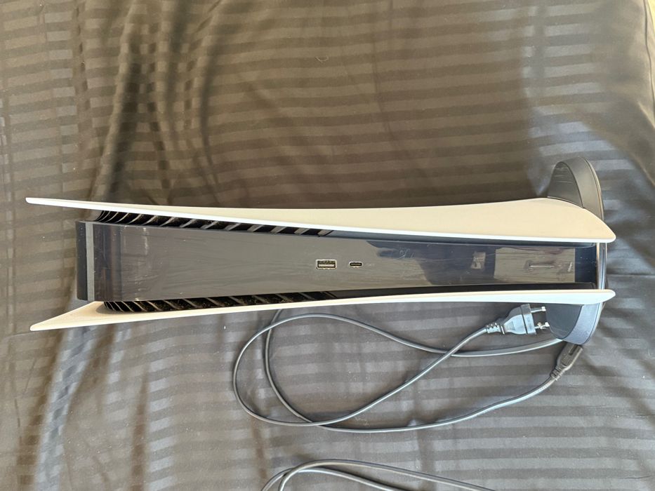 Sony PlayStation 5 (PS5) Digital edition
