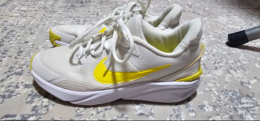 Pantofi sport Nike Star Runner 4 fete  mărime 37.5 si 38