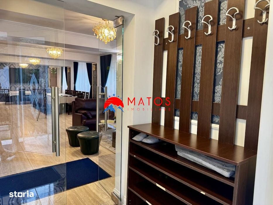 Vilă de vânzare în Bușteni | 11 camere, piscin