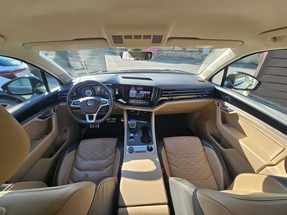 Proprietar Vand VW Toaureg 2019 - 91.000km Reali - Istoric VW