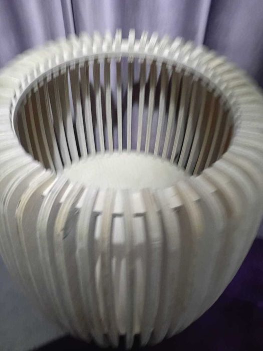 Вазы для интерьера - одна напольная